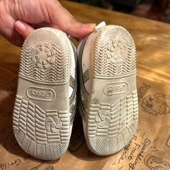 アシックス　ベビー　キッズ　スニーカー　お問い合わせなければ近日中処分いたしますの画像