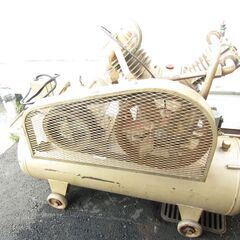 美品 東芝 純国産 5馬力 125Lタンク コンプレッサー TOSCON 3.7KW トスコン 動力 エアーコンプレッサ 満充填10.2気圧 自動停止 良品♪  重機械 サンドブラストなどの画像