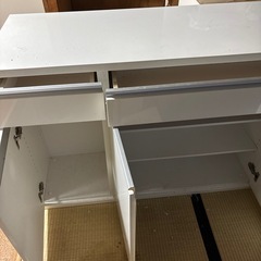 収納付きカウンターテーブルの画像