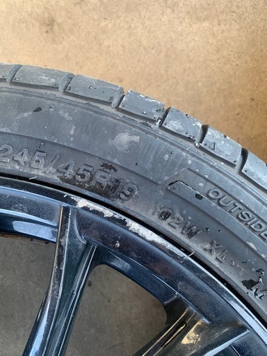 245/45R19タイヤホイールセット4本  