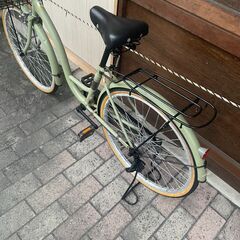 リサイクルショップどりーむ荒田店　No552 自転車　シティサイクル　２４インチ　小柄な人でも乗れる♪　乗り降りしやすい低床フレーム　オシャレなカーキカラーの画像