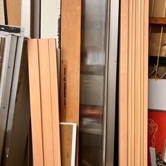 各1個=100円　サッシ、窓、扉、資材、部品などの建材系色々の画像