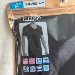 新品CLOSSHI半袖V首シャツ Mサイズ 黒の画像