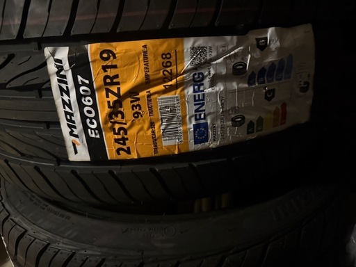 245/35/19新品タイヤ