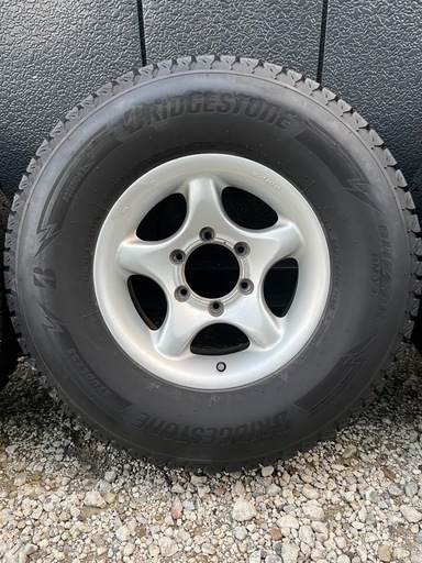 265/70R15 スタッドレスタイヤ　ホイール付き　
