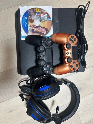 PS4 本体セット（コントローラー2個・ヘッドセット・GTA5付き）