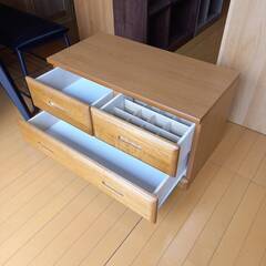 未使用訳あり 桐ベンチチェスト ライトブラウン 幅80 3杯 大引出しのみスライドレール付き 仕切り板付き 収納 たんす 箪笥 アンティークの画像