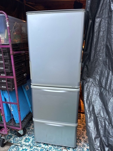 シャープ　350L冷蔵庫　SJ-W351C-S