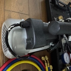 エアコン 工事 汎用 車 電動 エアコンチャージキットの画像