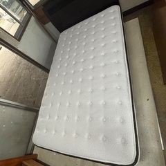 美品ダブルベッドになります、の画像