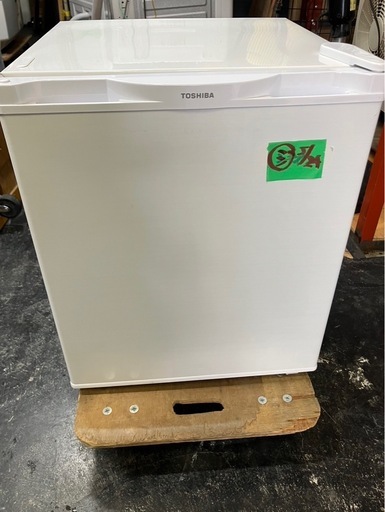【店長オススメ】¥8,800 1ドア冷蔵庫　東芝2023年製 【IJ153】