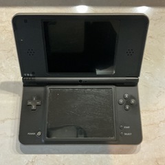 早い者勝ち🚗💨DSiLL🎮本体Nintendo任天堂タッチペン•充電器•説明書付き❗️傷•汚れあり💦SLOT-1黒ブラックの画像