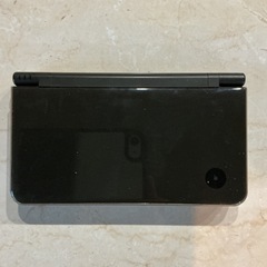 早い者勝ち🚗💨DSiLL🎮本体Nintendo任天堂タッチペン•充電器•説明書付き❗️傷•汚れあり💦SLOT-1黒ブラックの画像