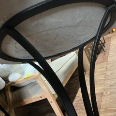 おしゃれ🌷インダストリアルスタイル✨円形ダイニングテーブル幅56.2cm奥行き56.2cm高さ68.4cm傷・汚れあり💦グレー黒の画像