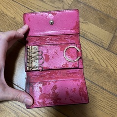 キーケース　中はボロボロですの画像