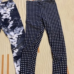 GUなど　柄　レギンス　2枚セット　130cmの画像