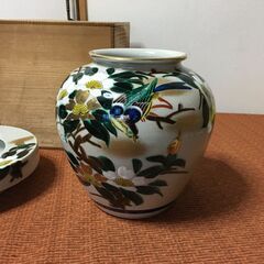 お値下げ【未使用品ビンテージ】九谷焼 岳洋造 応接揃 花器 壺 花瓶 灰皿 松寿堂 共箱 木箱 記念品の画像