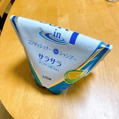 (半分ほど使用)リンスインシャンプー ソフトインワン 詰め替えの画像