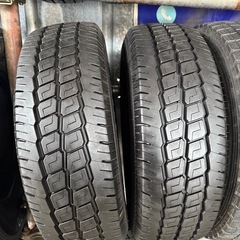 ハイエース、キャラバン用タイヤ(4本) 交換工賃コミコミ、215/70R15cの画像