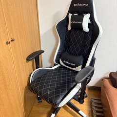 ゲーミングチェアーの画像