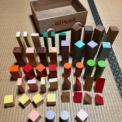 昭和レトロ 木製積み木 タイヤ付き木箱入りの画像