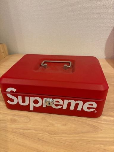 supreme 
小物入れ