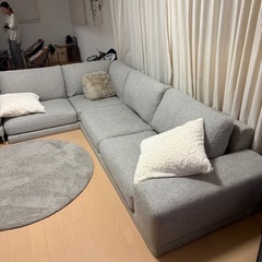 大型ソファーの画像