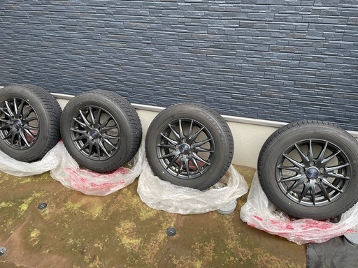 スタッドレスタイヤ、15インチ、ホイール