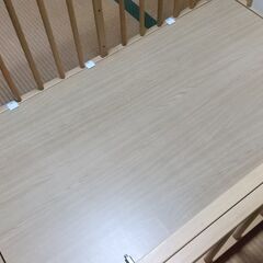 古いベビーベッド（欠品あり）の画像