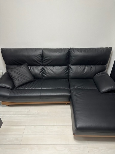 美品❗️人気の黒色❗️三人掛けレザーソファ