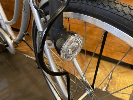 【10月末まで防犯登録料無料！】26インチLEDライト　自転車　シルバー