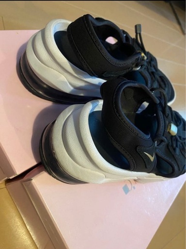 NIKE エアマックスココ ブラック&ホワイト　24cm