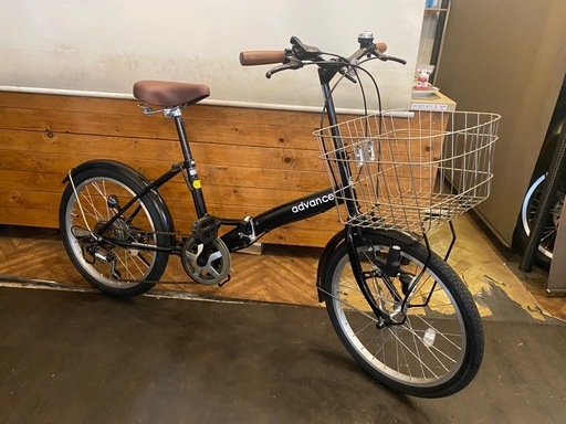 【10月末まで防犯登録無料！】20インチ折りたたみ自転車　6段 カゴ付き