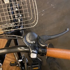 【10月末まで防犯登録無料！】20インチ折りたたみ自転車　6段 カゴ付きの画像