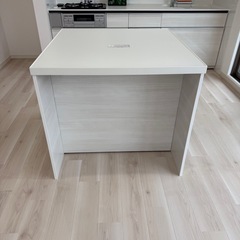 カウンターテーブル引き出し付きの画像
