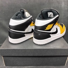 Nike Air Jordan 1 Mid "Yellow Ochre"の画像