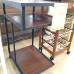 リユースのサカイ浦和店 【F169】★電話台 コマ材の画像