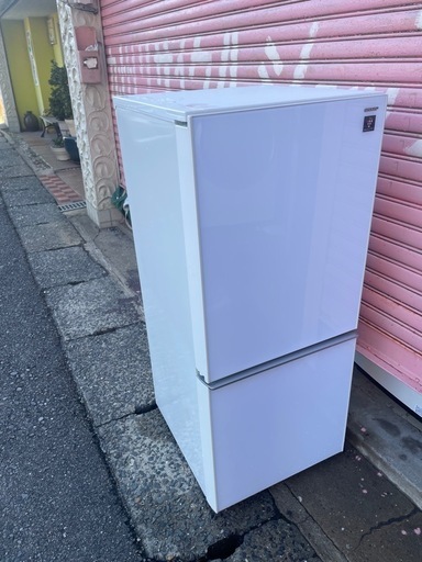 北九州市内配送設置無料　保証付き シャープ SHARP 冷蔵庫 （137L・つけかえどっちもドア） 2ドア クリアホワイト SJ-GD14C-W