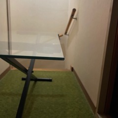 美品 ガラス板 店舗 
ディスプレイ　の画像