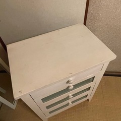 [決まりました]　早い人にあげます🌟アンティークチェスト4段　小物入れの画像