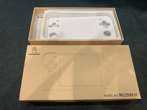 RG35XX Hのゲーム機