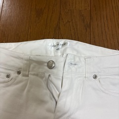レディースパンツ　S とSSの画像