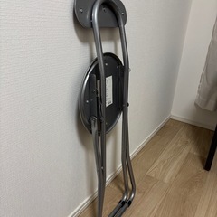 折りたたみ椅子の画像