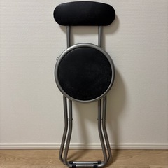 折りたたみ椅子の画像
