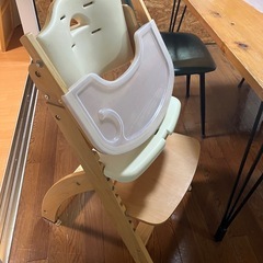 ビヨンドジュニア　ハイチェアーー