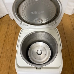 TOSHIBA 
炊飯器の画像