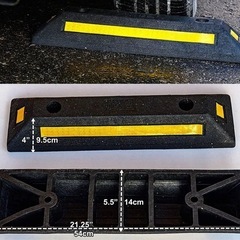 パーキングブロック 2本セット 車輪止め 4面反射板付き 車止め カーストッパー タイヤ止め 駐車場 輪止め タイヤブロック 車庫 駐車 ガレージ パーキング 固定アンカー付きの画像