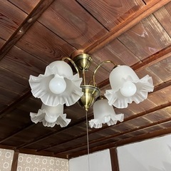 シャンデリア 60w×4灯の画像