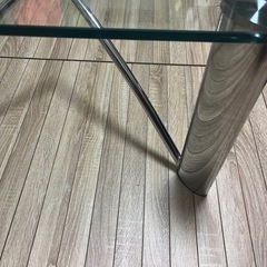 ガラステーブルの画像