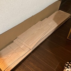 床材（裏に粘着あり）の画像